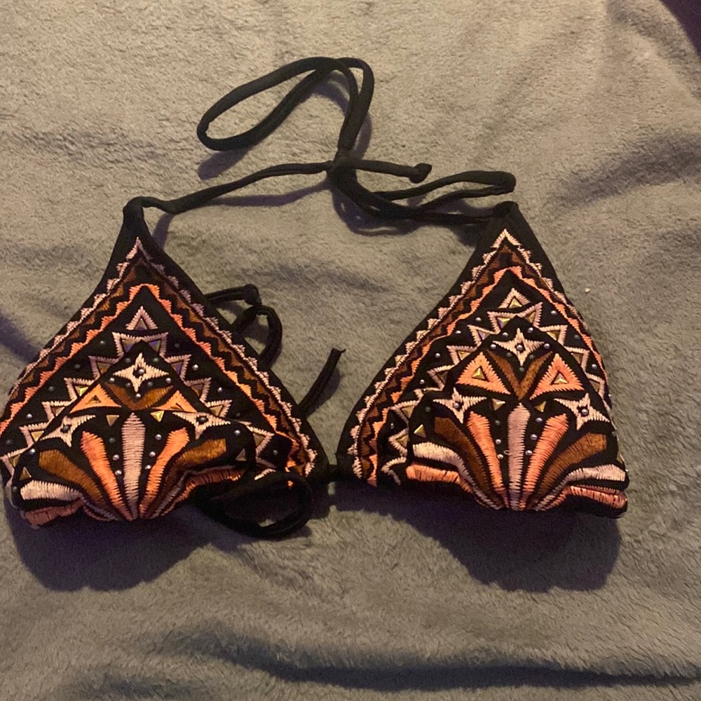 Bikini top, shades of pink